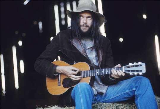 Neil_Young_haystack.png